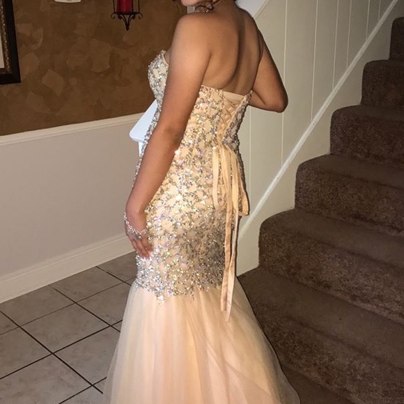 PROM DRESS - Picture 2 of 5